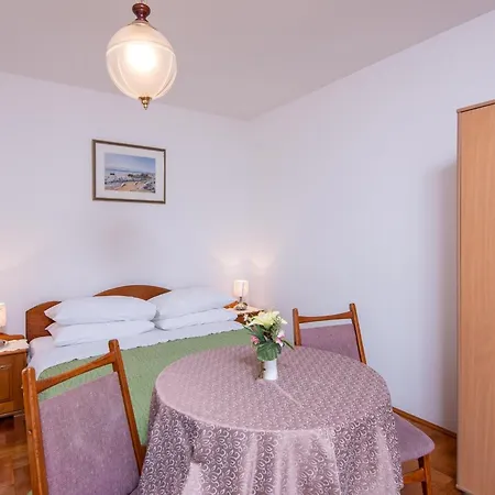 Apartment Klara-gorjana - One Bedroom With Balcony And Sea View 3 *