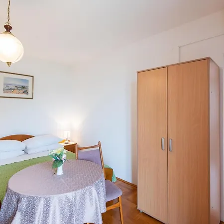 Apartment Klara-gorjana - One Bedroom With Balcony And Sea View 3 Viganj