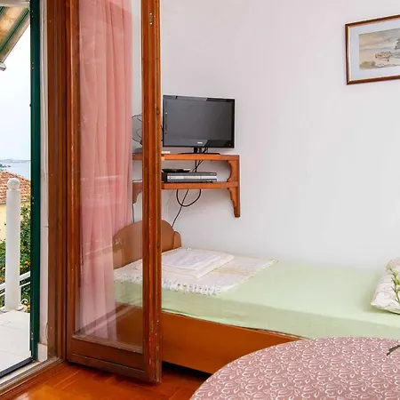 Apartment Klara-gorjana - One Bedroom With Balcony And Sea View 3 *
